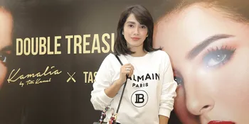 Liburan Ke Korea Bareng Anak, Ussy Sulistiawaty Rela Menunggu Artis K-Pop