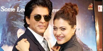 Lihat Kajol Kala Jalan di Catwalk, Shahrukh Beri Pelukan Hangat