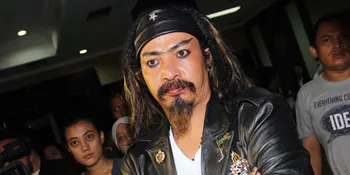 Limbad Kunjungi Tersangka Penipuan Yang Diduga Ibu Benazir Endang