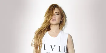 Lindsay Lohan Ketahuan Hang Out Dengan Seorang Pria, Pacar Baru?