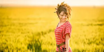 Lindsey Stirling Ingin Jadikan Violin Senjata Paling Berbahaya