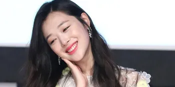 Live di Instagram, Sulli Cuek Ngaku Kalau Nggak Pakai Celana