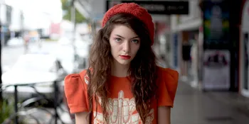 Lorde: Main di Coachella Bikin Mati Gembira!