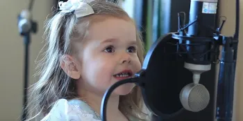 Lucu - Gemesin, Anak Kecil Ini Bawakan OST 'THE LITTLE MERMAID'