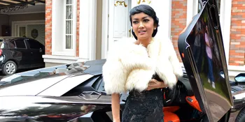 Lucu Tapi Nggak Nyetrum, Belum Ada Bule Yang 'Pas' Buat Jupe!