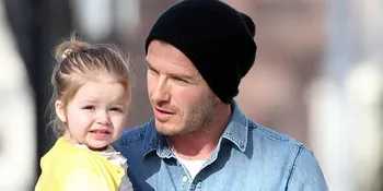Lucunya Harper Beckham di New York Fashion Show
