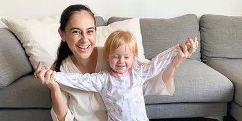 Lucunya Saat Putri Marissa Nasution Beli Kerupuk di Singapura, Lidah Indonesia Banget!