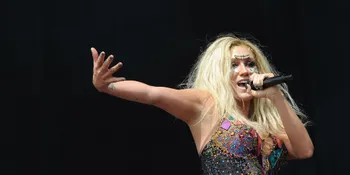 'Lulus' Rehabilitasi, Akhirnya Kesha Temukan Kekasih Hati