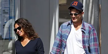 Lupa Mila Kunis, Ashton Kutcher Lebih Tertarik Pada Ponsel