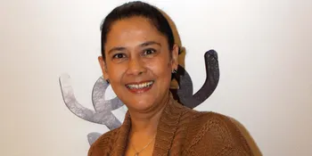 Lydia Kandou Jenguk Cucu Sendirian