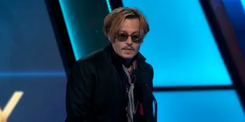 Mabuk di Atas Panggung Saat Pidato, Johnny Depp Bikin Heboh