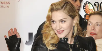 Madonna Kirim Anaknya ke Sekolah Militer