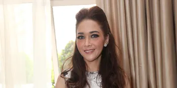 Maia Berbungga-Bunga Ada Yang Bilang 'Awet Muda Banget'