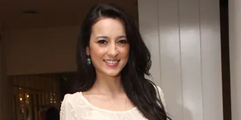 Main Action, Julie Estelle Mulai Dari Nol