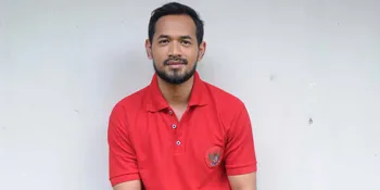 Main Film Religi, Oka Antara Banyak Belajar Dari Buku Islami