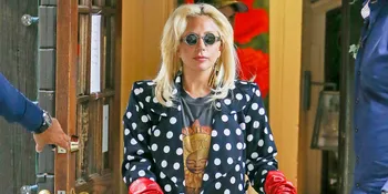 Main Piano Dengan Gaya Nyeleneh, Lady Gaga Dikomentari Netizen