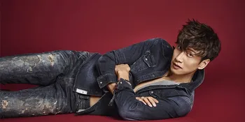 Main Web Drama Baru, Lee Kwang Soo Lakoni Adegan Setengah Bugil