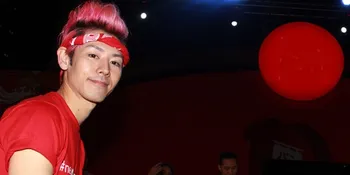 Makan 22 Roti Dalam 3 Menit, Pria Ini Bikin Kagum