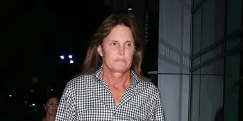 Makin 'Cantik', Kuku Ayah Kim Kardashian Kini Berwarna Pink