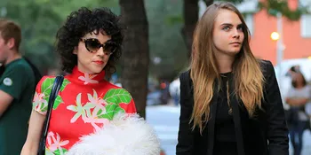 Makin Serius, Cara Delevingne - St. Vincent Sudah Tunangan?