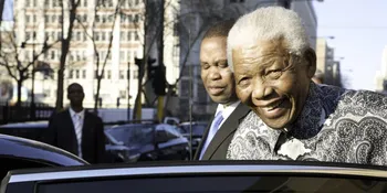 Nelson Mandela dan Kecintaannya Pada Batik Indonesia