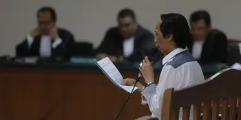 Mandra Dituntut 1 Tahun 6 Bulan, Tangis Istri Pecah Dalam Sidang