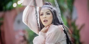 Manfaatkan Berita Viral Nissa Sabyan, Vebrie Verona Garap Lagu Tentang 'Gelay'