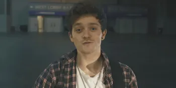 Manisnya 'Love Yourself' Versi The Vamps, Beda!