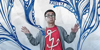 'MANUSIA SETENGAH SALMON' Undur Jadwal Rilis