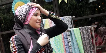 Marshanda Dari Curhat, Puisi Hingga Dipasung