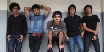 Masa Lalu d Masiv, Ngamen Demi Bisa Latihan