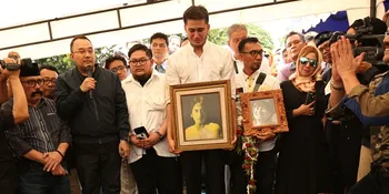 Masih Berduka, Putra Mendiang Sys NS Belum Sanggup Ziarah ke Makam