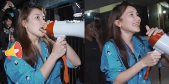 Masih Pakai Piyama, Ini 7 Potret Ayu Ting Ting Bangunkan Sahur Bareng Bocah Kampung - Totalitas Pakai Toa