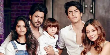 Mata Tajam Bibir Penuh, Suhana Khan Putri SRK Semakin Cantik!