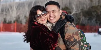 Mau Keluar Rumah di Tengah Pandemi Corona, Adiezty Fersa Istri Gilang Dirga Pakai Topi Unik Ini