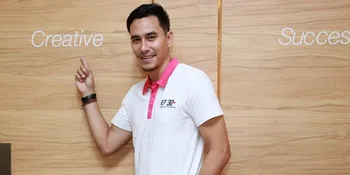 Mau Mendaki Puncak Jaya, Darius Sinathrya Dikarantina Sebulan