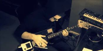 Mau Pakai Gitar Ini? Lihat Dulu Bagaimana Memainkannya