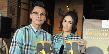 Mau Umrah, Ussy - Andhika Pratama 'Bayar' Dulu ke Anak-Anak