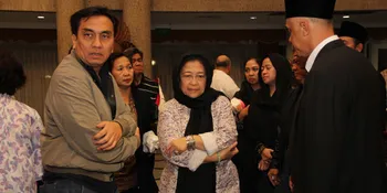 Megawati Tampak Tegar Ditinggalkan Suami Tercinta