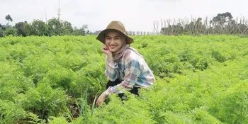 Melody Eks JKT48 Ungkap Keseruan Berkegiatan di Lahan Pertanian