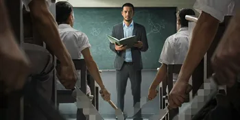 Membangun Sekolah dari Bekas Penjara hingga Pecinan Underground Mengenal Lebih Dekat Indonesia di Film 'PENGEPUNGAN DI BUKIT DURI'