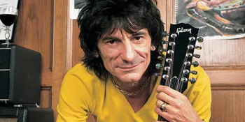 Memorabilia The Rolling Stones Dilelang Janda Ronnie Wood