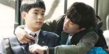 Menang Best Couple Dengan Cha Tae Hyun, Kim Soo Hyun Malu-Malu