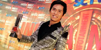 Menang Infotainment Awards, Cakra Khan Terbebani