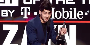 Menang Piala di AMA 2016, Zayn Malik Lempar Candaan Soal 1D