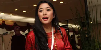 Menantu Presiden, Aliya Rajasa Berani Berbalut Merah