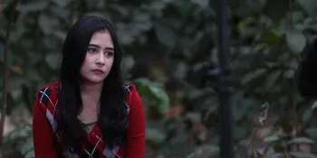 Mencekam! Prilly Nonton 'Danur' Bareng Teman Tak Kasat Mata