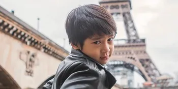 Mencoba 'Hidup Susah', Rafathar Makan Kentang Goreng Dicocol Garam