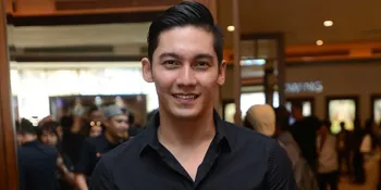 Mengenakan Pakaian Raja, Samuel Zylgwyn: Ribet