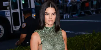 Mengharukan! Inilah Tribut Spesial Kendall Jenner Untuk Ayahnya